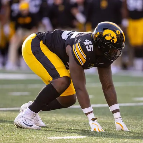 fb player in 3 point stance